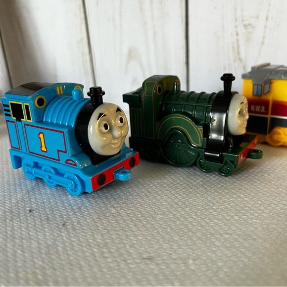 Thomas & Friends Connection Set Seven Mini Locomotives and Freight Cars - Picture 4 of 8